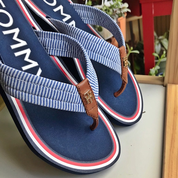 Last one! Size 9—Tommy Hilfiger Americana flip flops - Picture 3 of 5